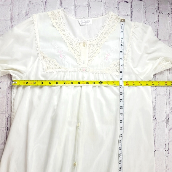 Vintage 1960s Vanity Fair Sz Lg Lace Embellished Penoir Set Chemise Crea… - Picture 7 of 10